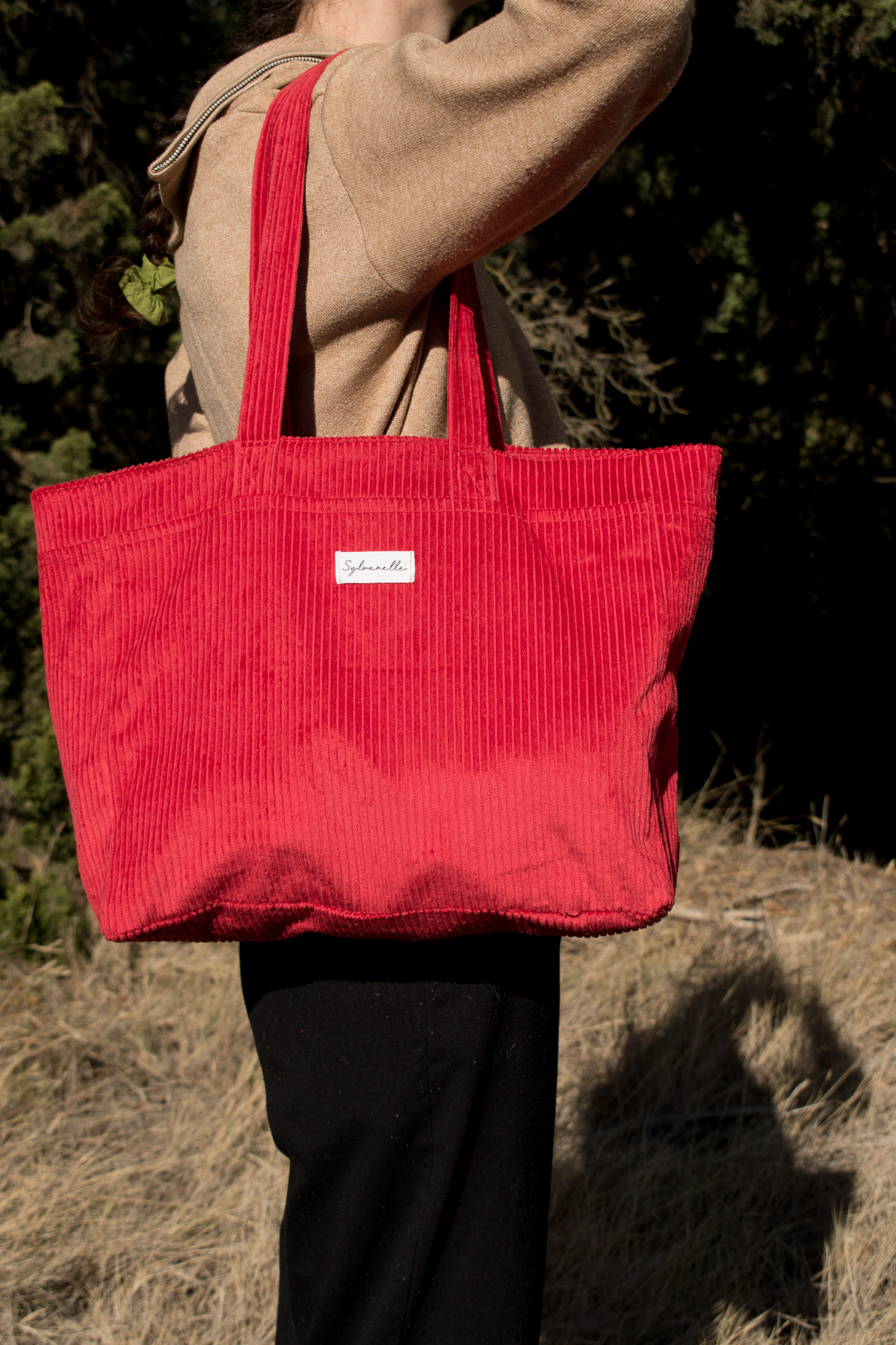 Sac cabas en velours rouge – Image 5
