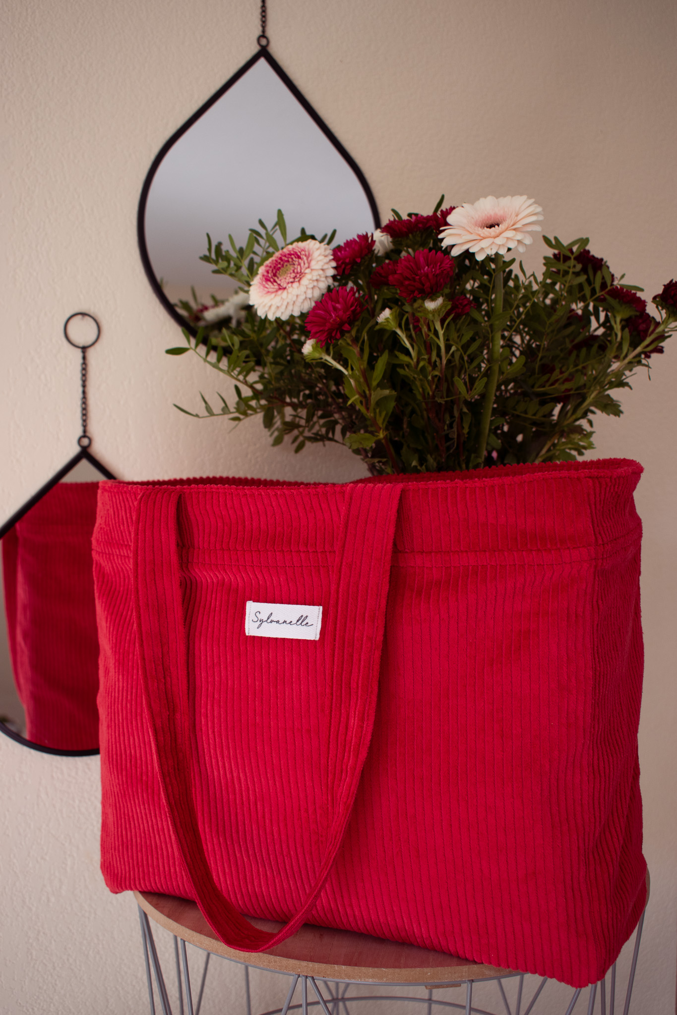 Sac cabas en velours rouge