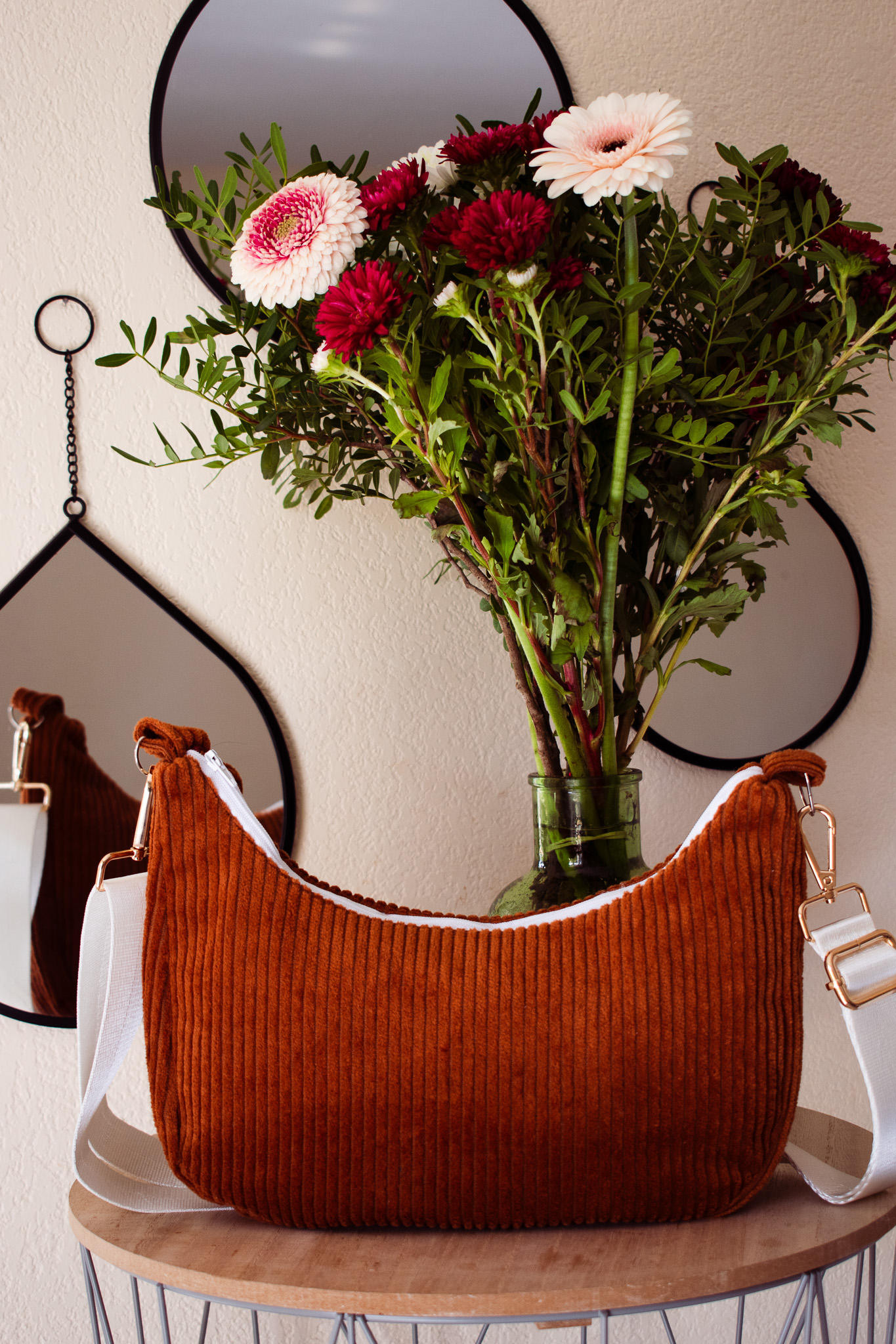 Sac baguette en velours caramel