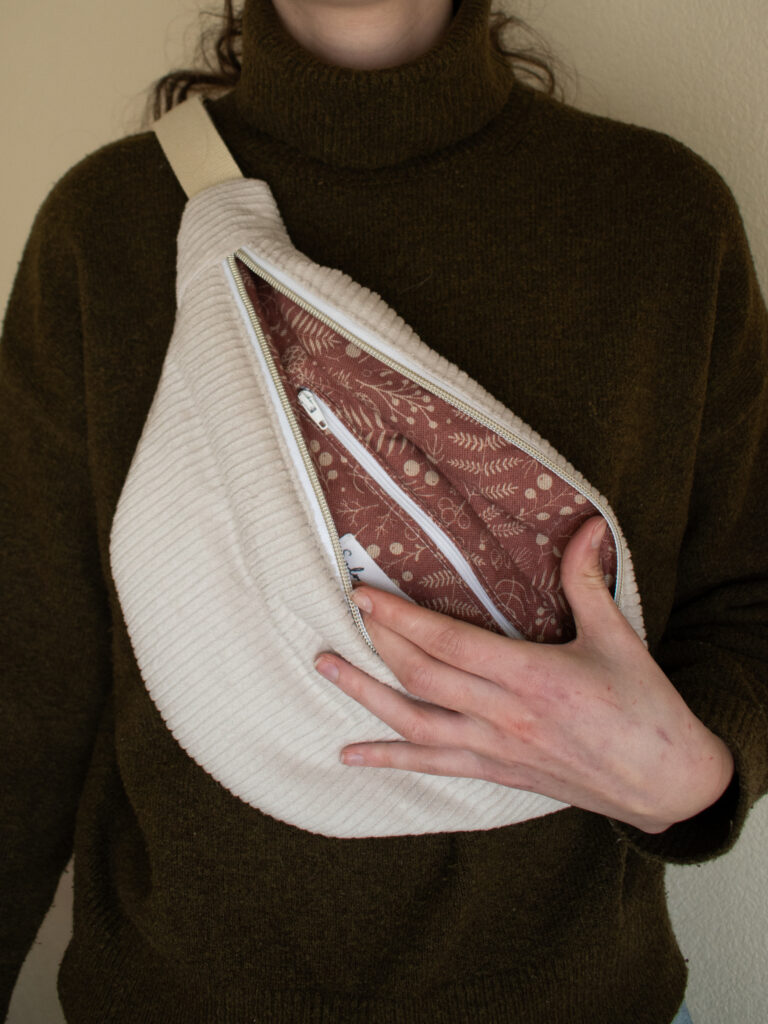 Sac banane personnalisé  en velours côtelé beige et toile Céleste
